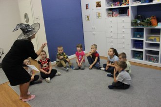 Wróżby andrzejkowe z Panią Anią