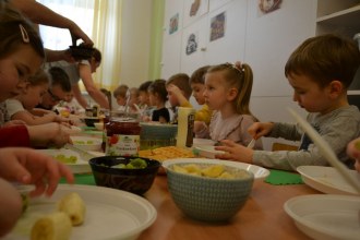 Świtowy dzień gofra w grupie 1, 2 i 3