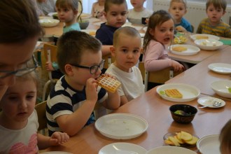 Świtowy dzień gofra w grupie 1, 2 i 3