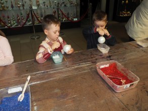 WYCIECZKA DO MUZEUM BOMBKI CHOINKOWEJ W NOWEJ DĘBIE