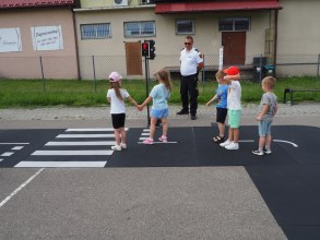 WYJSCIE DO BIBLIOTEKI I SPOTKANIE ZE STRAŻĄ MIEJSKĄ