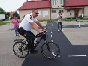 WYJSCIE DO BIBLIOTEKI I SPOTKANIE ZE STRAŻĄ MIEJSKĄ