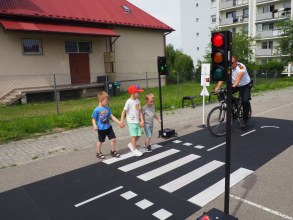 WYJSCIE DO BIBLIOTEKI I SPOTKANIE ZE STRAŻĄ MIEJSKĄ