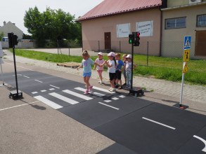 WYJSCIE DO BIBLIOTEKI I SPOTKANIE ZE STRAŻĄ MIEJSKĄ
