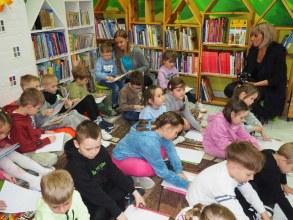 BIBLIOTERAPIA- SPOTKANIE Z PANIĄ ILUSTRATORKĄ